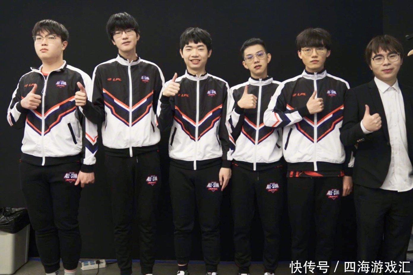 却在公开场 却在公开场